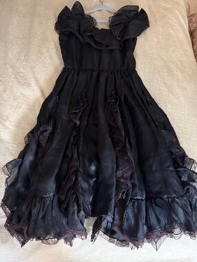 Vintage Brown Ruffle Tiered Midi Dress Trimmed in Lace. Woman’s Size 8.